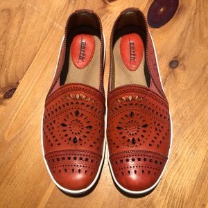 EARTH Brand Leather Loafers 🧡